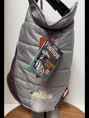 Helios Grey Medium Hurricane-Waded Plus Dog Coat BLACKSHARK NWT
